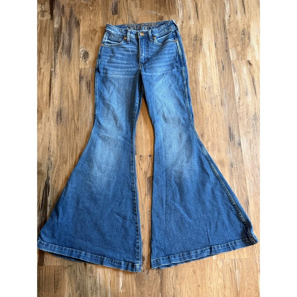 Wrangler Retro Women's 70s Vibes Fallon Trumpet Flare Bell Bottom Jean Sz 25x32